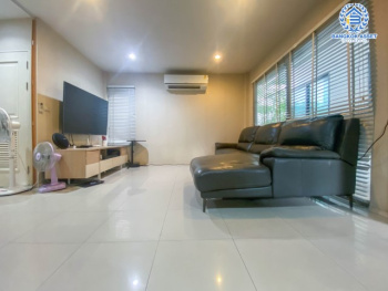 *****บ้านเดี่ยวมือสองย่านกรุงเทพฯ ม.โนเบิลจีโอ วัชรพล เนื้อที่กว้างขวางมากถึง 50.40 ตร.ว. ฟังก์ชัน 3 ห้องนอน 2 ห้องน้ำ ที่จอดรถ 2 คัน มีเรือนรับรอง ตั้งบนทำเลแห่งการเดินทาง ใกล้รถไฟฟ้าสายสีชมพู "สถานีวัชรพล" และทางด่วน "สุขาภิบาล5" จองเลย!